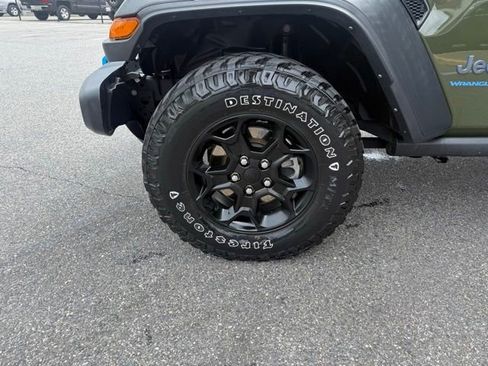 Used 2023 Jeep Wrangler Unlimited w/ Cold Weather Group AWD/4WD image 6
