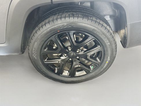 Used 2023 Jeep Renegade Altitude w/ Sun/Sound Group image 11