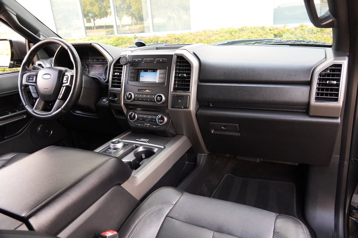 Used 2018 Ford Expedition XLT w/ Equipment Group 201A RWD image 7