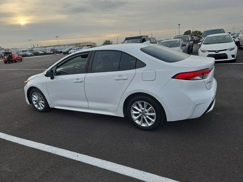 Used 2020 Toyota Corolla LE image 6