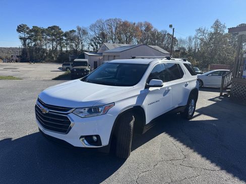 Used 2018 Chevrolet Traverse LT image 3