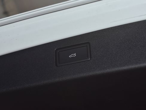 New 2026 Volkswagen Tiguan SE image 26