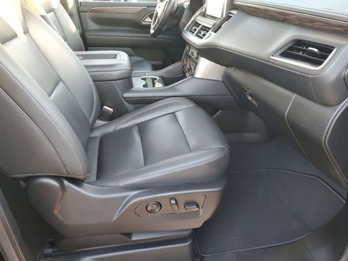 Used 2021 Chevrolet Suburban LT w/ Rear Media and Nav Package image 16