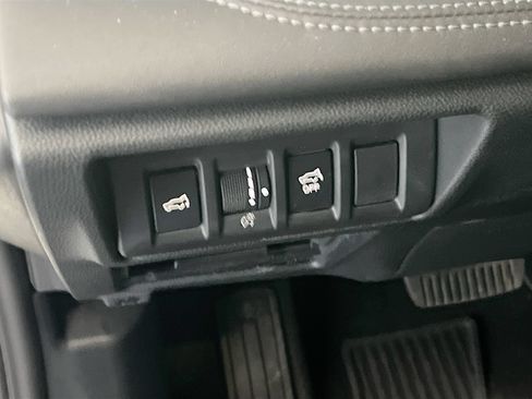 Used 2025 Subaru Outback Limited AWD/4WD image 10