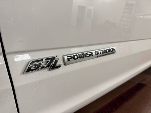 Used 2019 Ford F250 XLT w/ XLT Value Package image 11