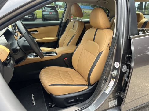 Used 2025 Nissan Sentra SV w/ SV Premium Package FWD image 15