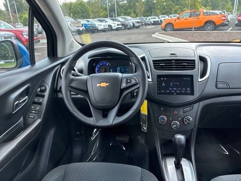 Used 2015 Chevrolet Trax LS FWD image 19