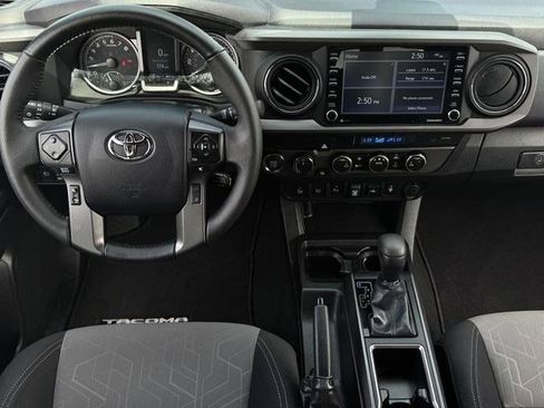 Used 2023 Toyota Tacoma TRD Off-Road w/ Technology Package AWD/4WD image 12
