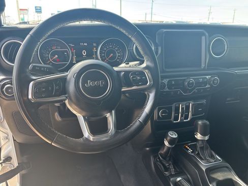 Used 2018 Jeep Wrangler Unlimited Sahara image 14