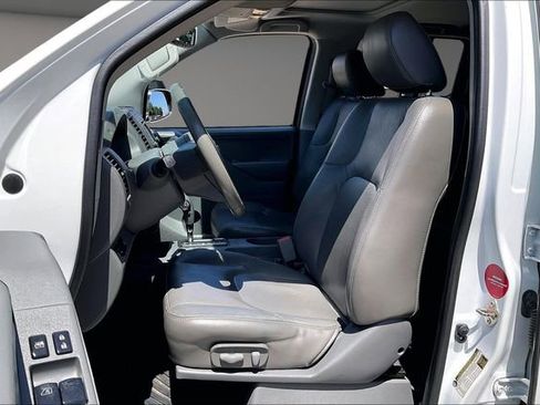 Used 2019 Nissan Frontier SL RWD image 24