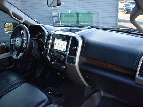 Used 2017 Ford F150 Lariat image 13