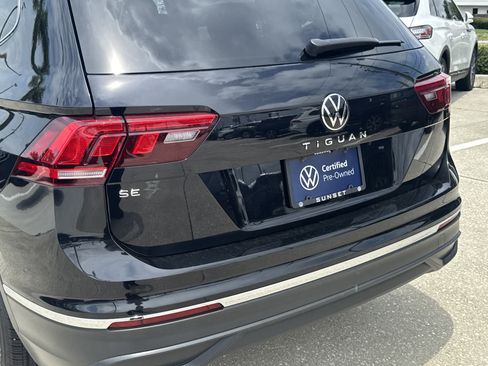Certified 2022 Volkswagen Tiguan SE w/ Panoramic Sunroof Package FWD image 10