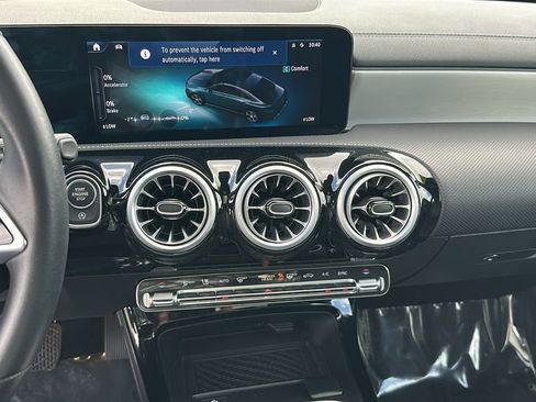 Used 2025 Mercedes-Benz CLA 250 image 21