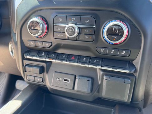 Used 2019 GMC Sierra 1500 SLT w/ SLT Premium Package AWD/4WD image 38