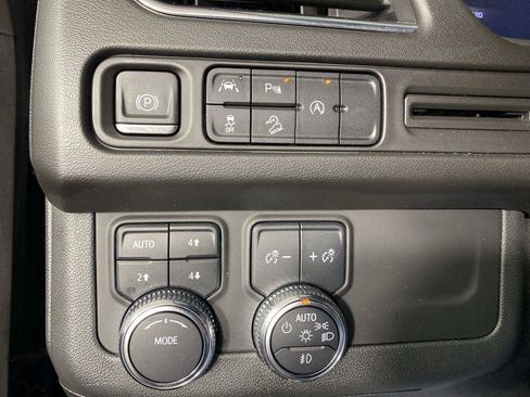 Used 2024 GMC Yukon AT4 AWD/4WD image 26