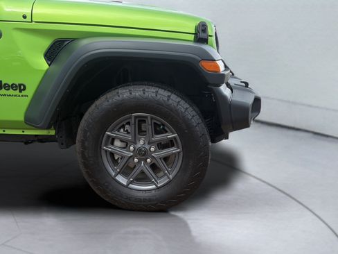 Used 2025 Jeep Wrangler Sport AWD/4WD image 10