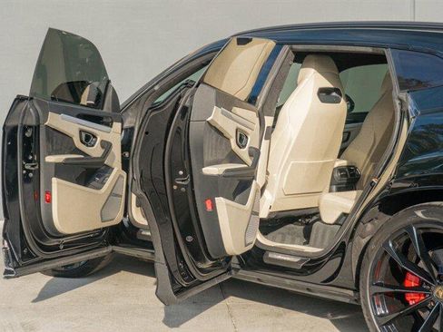 Used 2020 Lamborghini Urus image 62