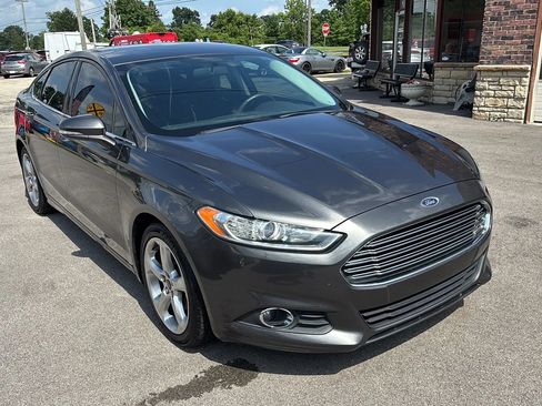 Used 2015 Ford Fusion SE w/ Equipment Group 201A FWD image 19