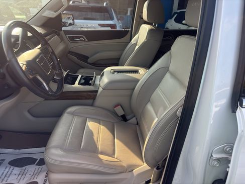 Used 2019 GMC Yukon XL Denali w/ Denali Ultimate Package AWD/4WD image 16