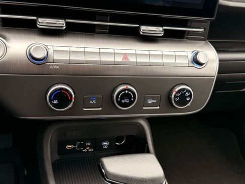 New 2026 Hyundai Kona SE image 17