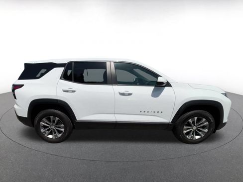 Used 2025 Chevrolet Equinox LT AWD/4WD image 13