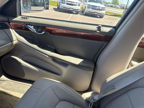 Used 2004 Cadillac De Ville w/ Equipment Group FWD image 19