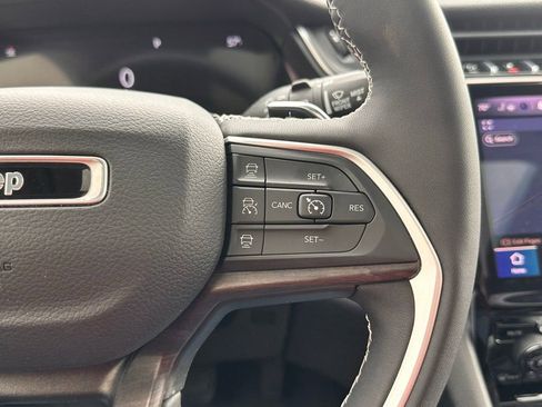 Used 2023 Jeep Grand Cherokee L Limited image 28