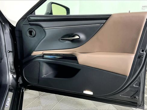 Used 2025 Lexus ES 350 w/ Premium Package image 22