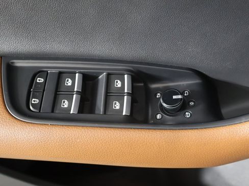 Used 2023 Audi Q8 Premium w/ Convenience Package image 36