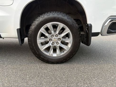 Used 2021 Chevrolet Silverado 1500 LTZ AWD/4WD image 9