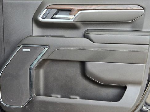 Used 2025 GMC Sierra 2500 SLT w/ Texas SLT Premium Package image 30