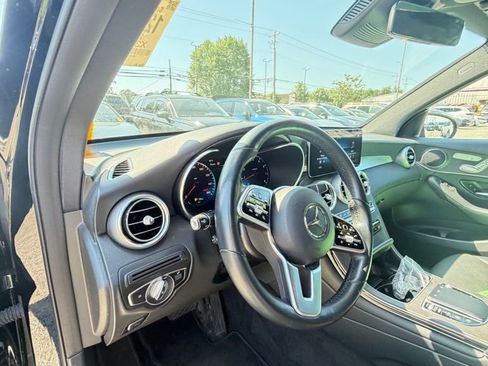 Used 2022 Mercedes-Benz GLC 300 4MATIC w/ Premium Package Lite image 7