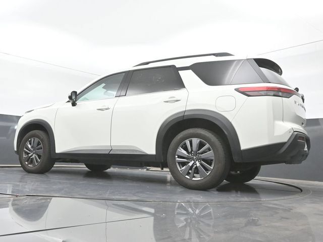 Used 2024 Nissan Pathfinder SV FWD image 27