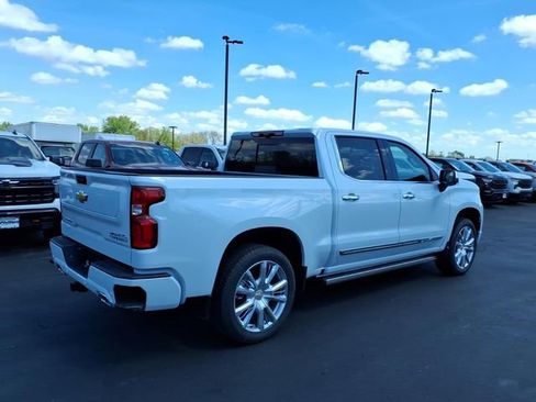 New 2026 Chevrolet Silverado 1500 High Country AWD/4WD image 3