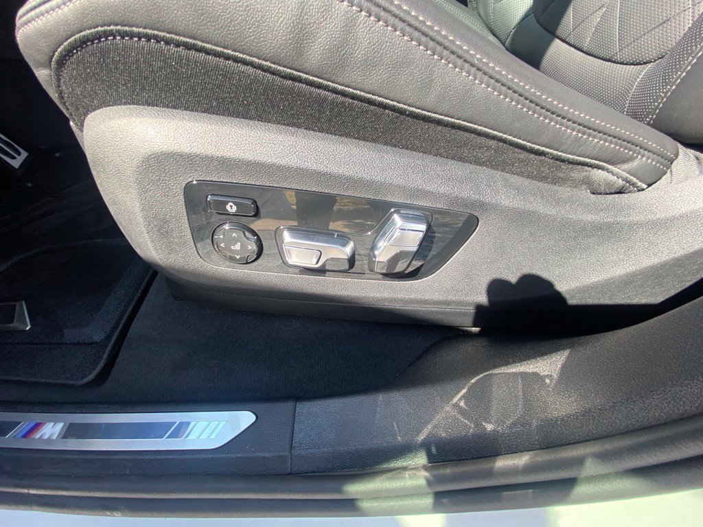 Used 2026 BMW X6 xDrive40i w/ Climate Comfort Package AWD/4WD image 11