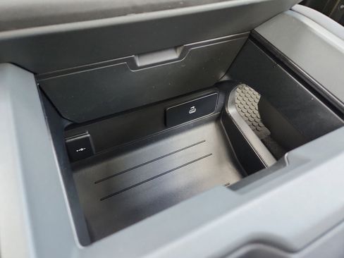 New 2026 Land Rover Defender 110 S image 31