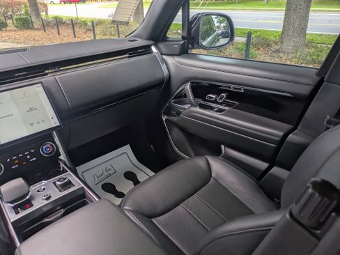 Used 2023 Land Rover Range Rover SE AWD/4WD image 17