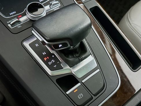 Used 2018 Audi Q5 Prestige image 25