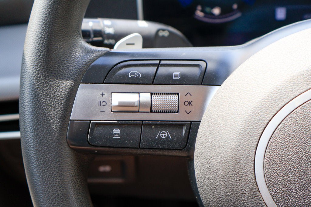 Used 2025 Hyundai Sonata SEL FWD image 12