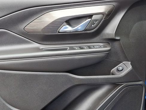 Used 2024 GMC Terrain SLE w/ Driver Convenience Package AWD/4WD image 13