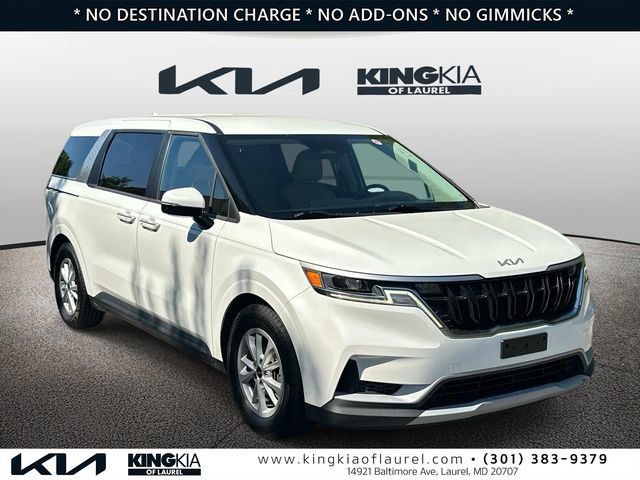 Used 2023 Kia Carnival LX FWD image 1
