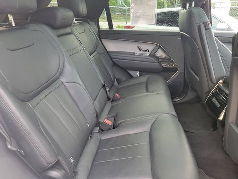 Used 2025 Land Rover Range Rover Sport SE AWD/4WD image 10