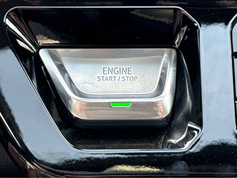 New 2026 GMC Sierra 3500 Denali w/ Denali Reserve Package AWD/4WD image 18