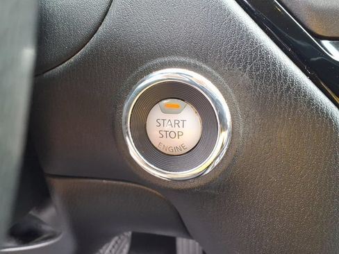 Used 2018 Nissan Pathfinder SV FWD image 11