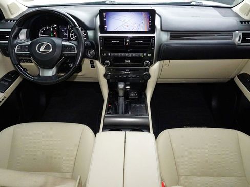Used 2023 Lexus GX 460 Premium w/ Premium Package image 25