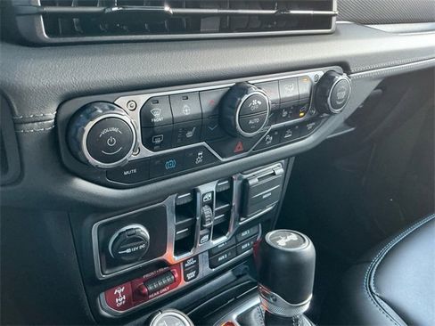 Used 2024 Jeep Wrangler Unlimited Rubicon 4xe image 24