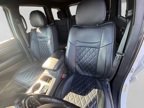 Used 2021 Jeep Grand Cherokee Laredo AWD/4WD image 22