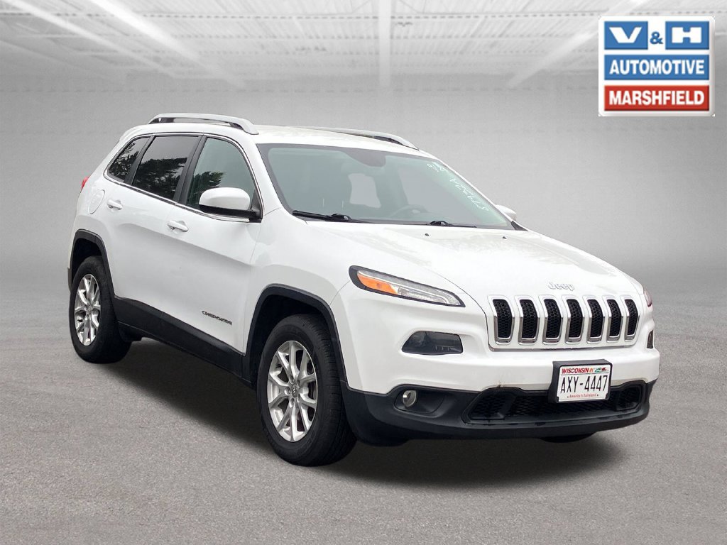 Used 2016 Jeep Cherokee Latitude w/ Cold Weather Group AWD/4WD image 1