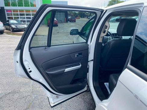 Used 2013 Ford Edge SEL FWD image 11