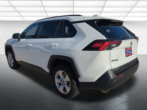 Used 2020 Toyota RAV4 XLE image 2